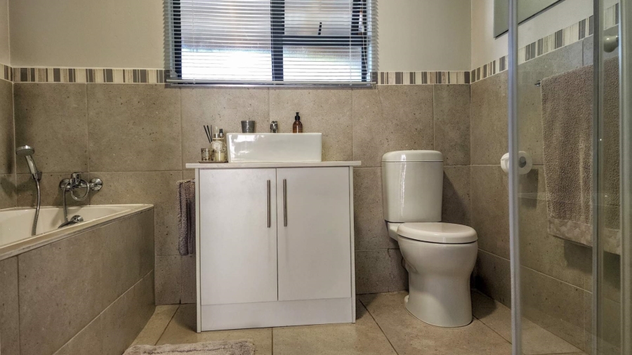 4 Bedroom Property for Sale in Kanonkop Western Cape